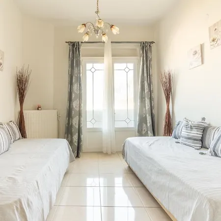 Spacious House With Seaview