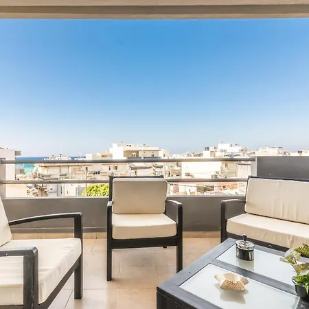 Spacious House With Seaview