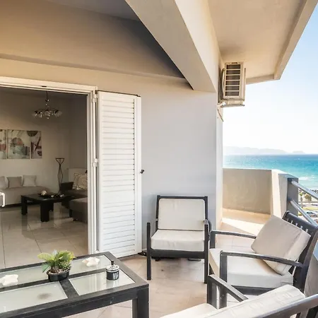 Spacious House With Seaview